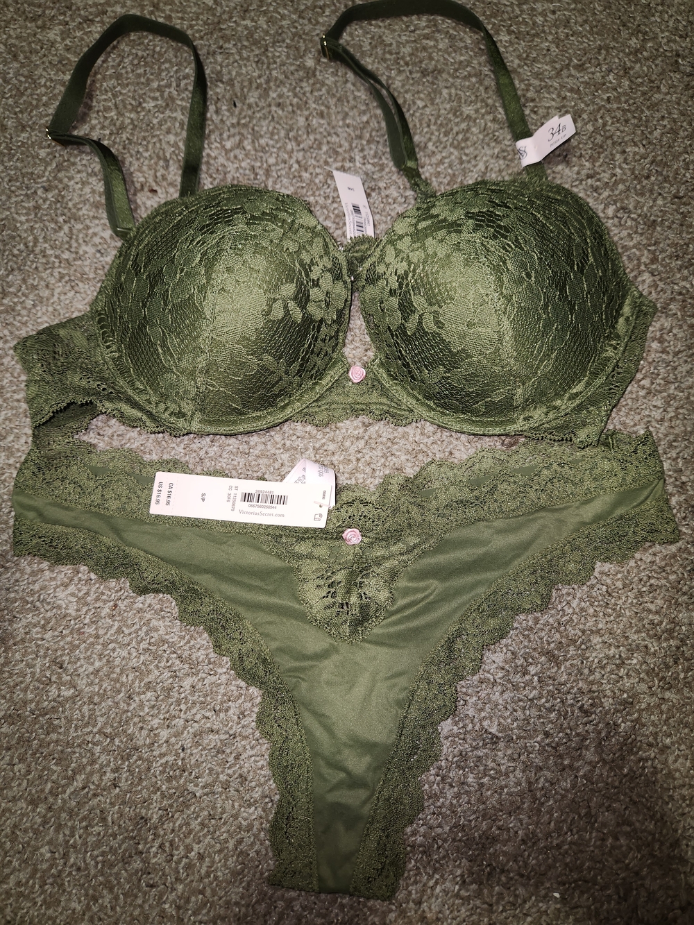 NWT Victoria's Secret Dream Angels  Lace Pushup Bra 34B & Matching Thong Size S